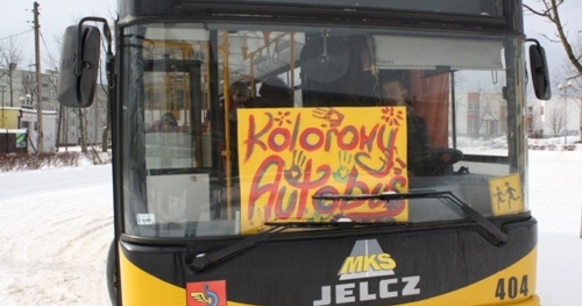 Wystawa prac dzieci "Kolorowy Autobus"