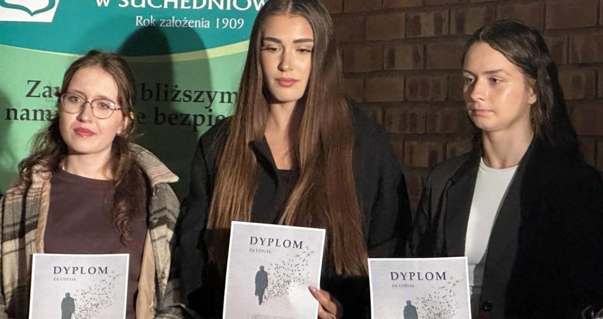 Sukcesy naszych recytatorek podczas XIX Ogólnopolskiego Konkursu Recytatorskiego Literatury Emigracyjnej (foto)