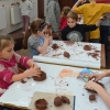 Ferie Zimowe 2016 w MCK - lepienie w glinie